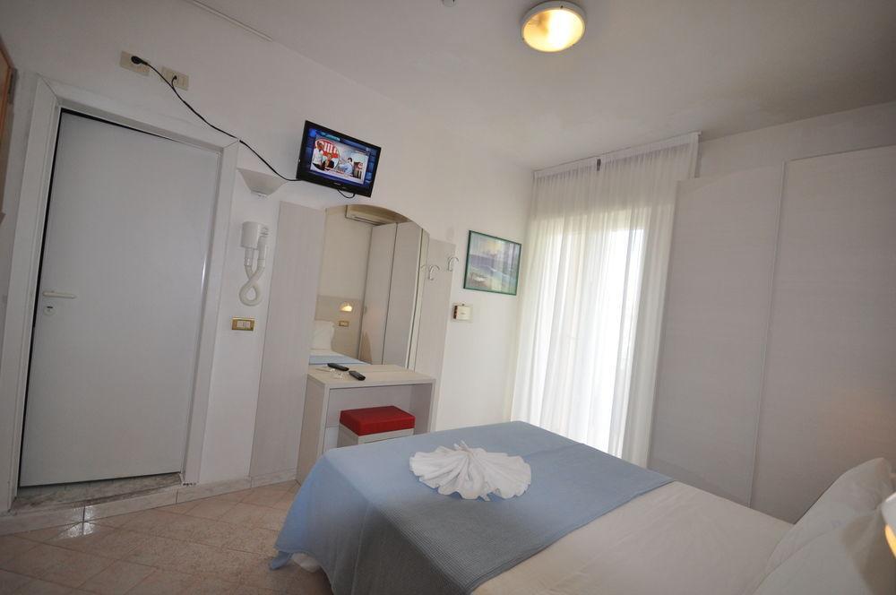 Hotel Tre Rose Riccione Exterior photo