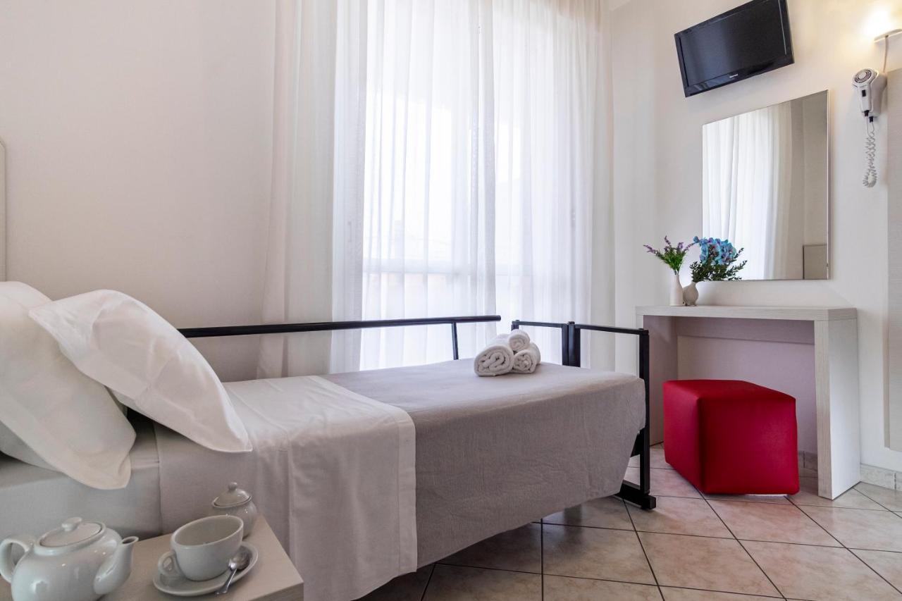 Hotel Tre Rose Riccione Exterior photo